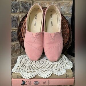 TOMS Women's 7 Alpargata Slip-On in Pink 🩷